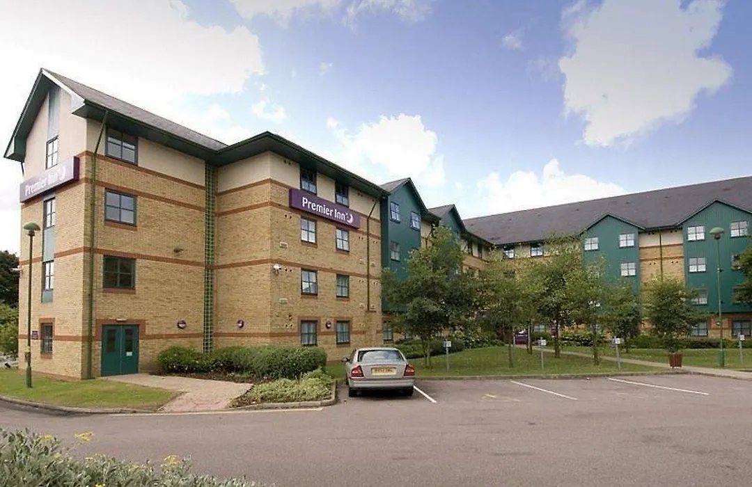 Premier Inn Luton-1