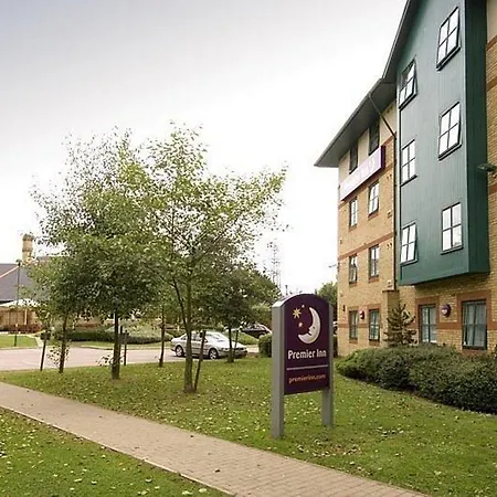 Premier Inn Luton-2